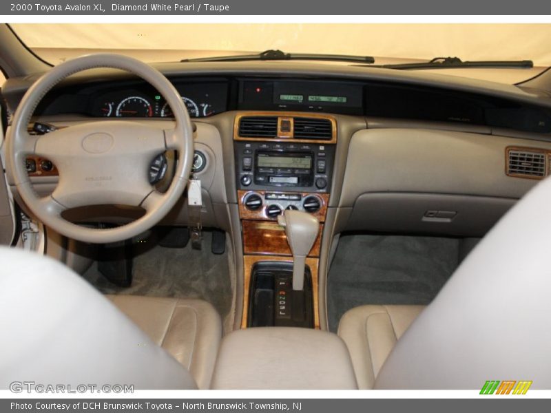 Diamond White Pearl / Taupe 2000 Toyota Avalon XL