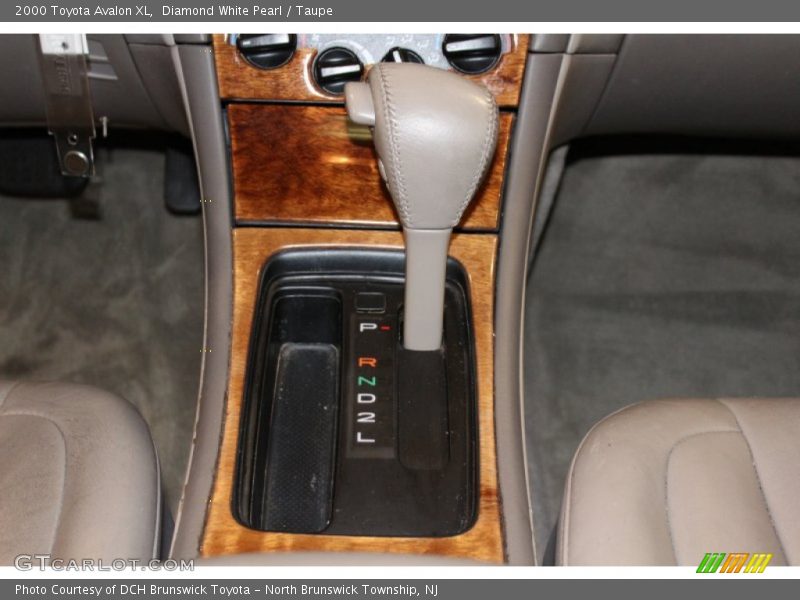 Diamond White Pearl / Taupe 2000 Toyota Avalon XL