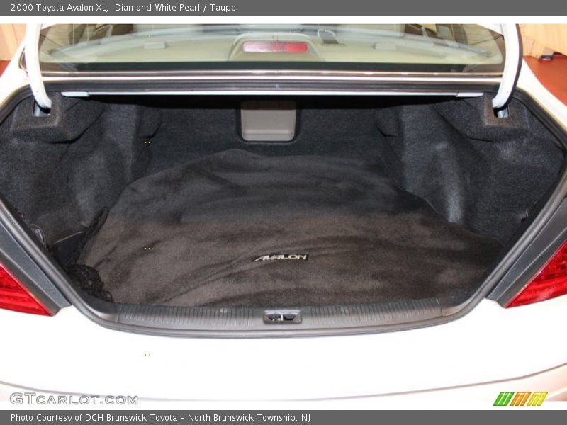 Diamond White Pearl / Taupe 2000 Toyota Avalon XL