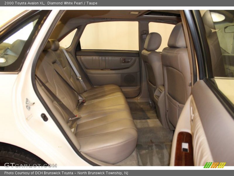 Diamond White Pearl / Taupe 2000 Toyota Avalon XL