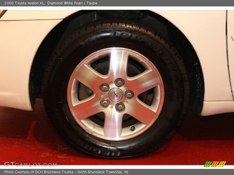 Diamond White Pearl / Taupe 2000 Toyota Avalon XL