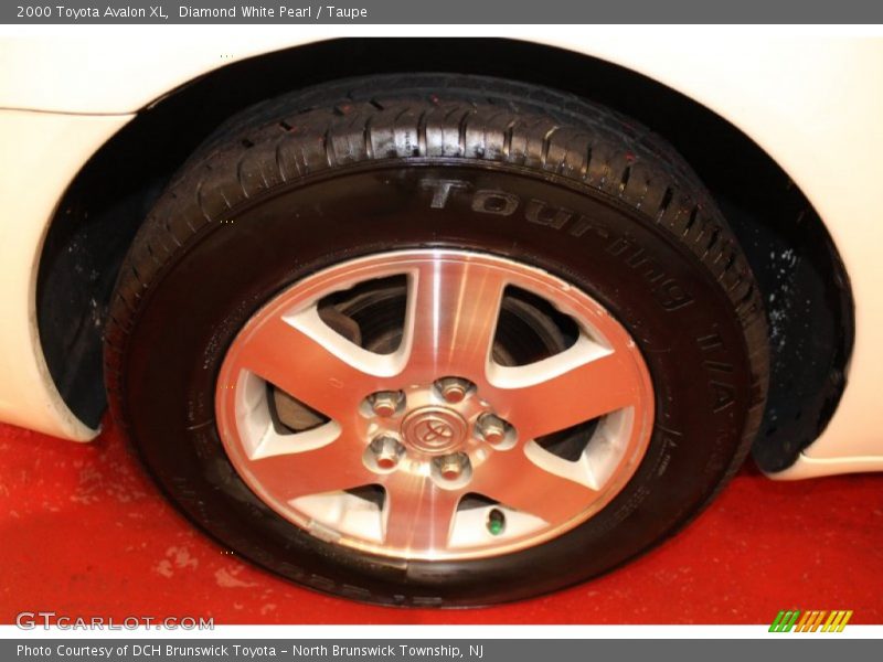 Diamond White Pearl / Taupe 2000 Toyota Avalon XL