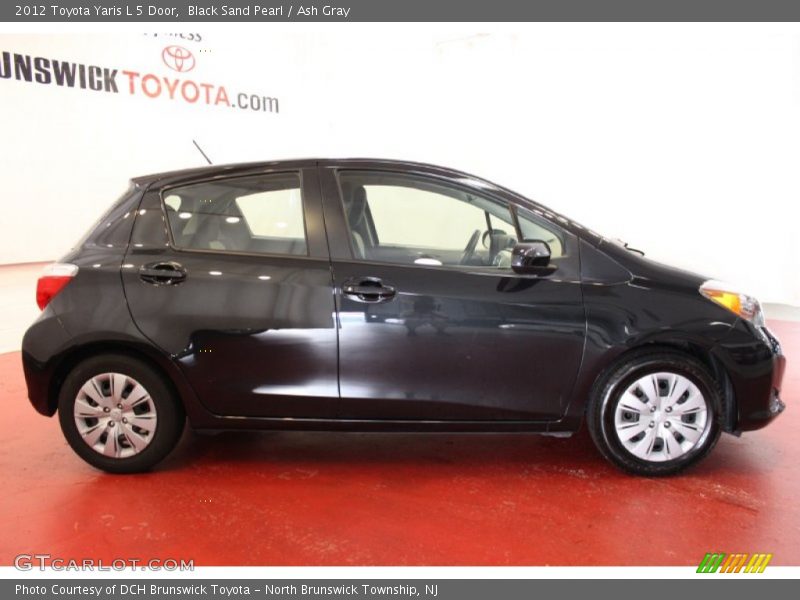 Black Sand Pearl / Ash Gray 2012 Toyota Yaris L 5 Door
