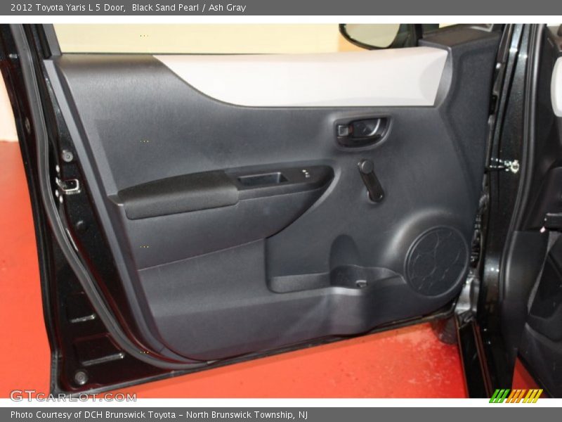 Black Sand Pearl / Ash Gray 2012 Toyota Yaris L 5 Door