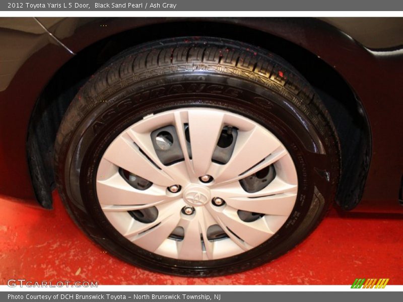 Black Sand Pearl / Ash Gray 2012 Toyota Yaris L 5 Door