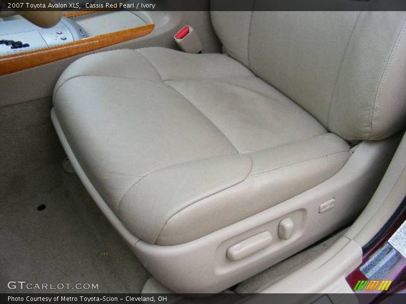 Cassis Red Pearl / Ivory 2007 Toyota Avalon XLS