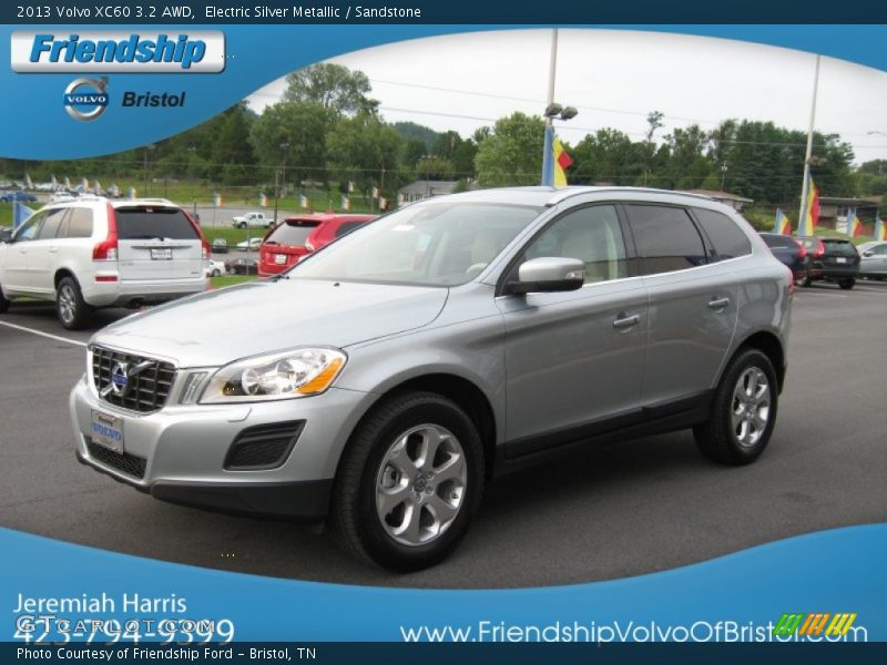 Electric Silver Metallic / Sandstone 2013 Volvo XC60 3.2 AWD