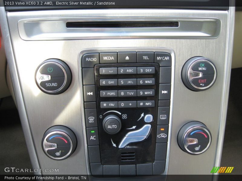 Electric Silver Metallic / Sandstone 2013 Volvo XC60 3.2 AWD