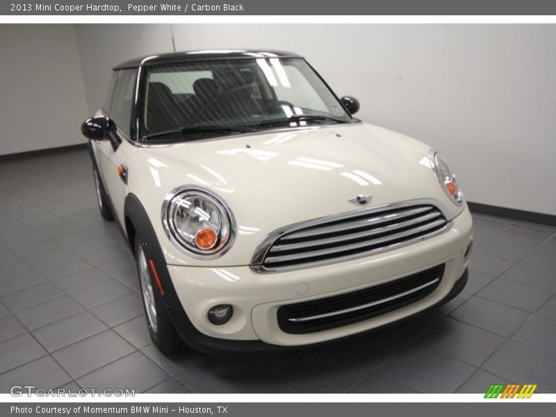 Pepper White / Carbon Black 2013 Mini Cooper Hardtop