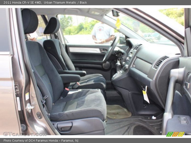 Urban Titanium Metallic / Black 2011 Honda CR-V SE 4WD