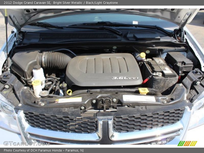 Bright Silver Metallic / Black/Light Graystone 2012 Dodge Grand Caravan SE