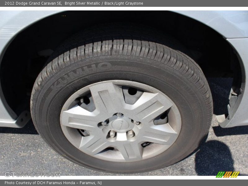 Bright Silver Metallic / Black/Light Graystone 2012 Dodge Grand Caravan SE