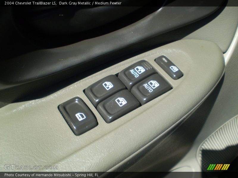 Dark Gray Metallic / Medium Pewter 2004 Chevrolet TrailBlazer LS