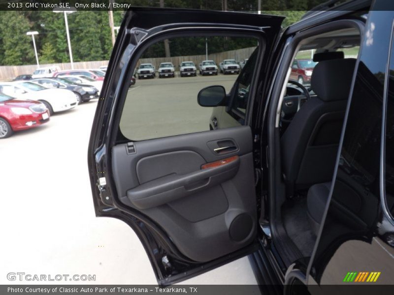 Onyx Black / Ebony 2013 GMC Yukon SLE