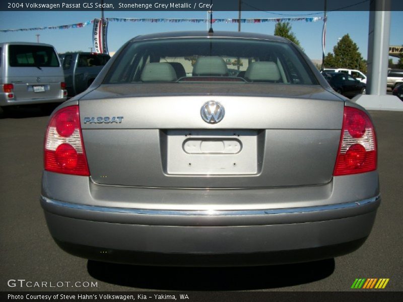 Stonehenge Grey Metallic / Grey 2004 Volkswagen Passat GLS Sedan