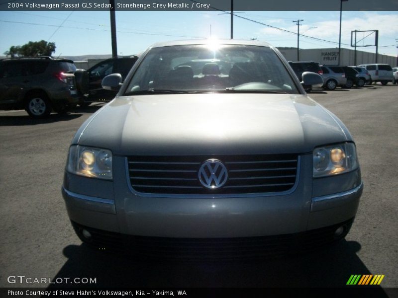 Stonehenge Grey Metallic / Grey 2004 Volkswagen Passat GLS Sedan
