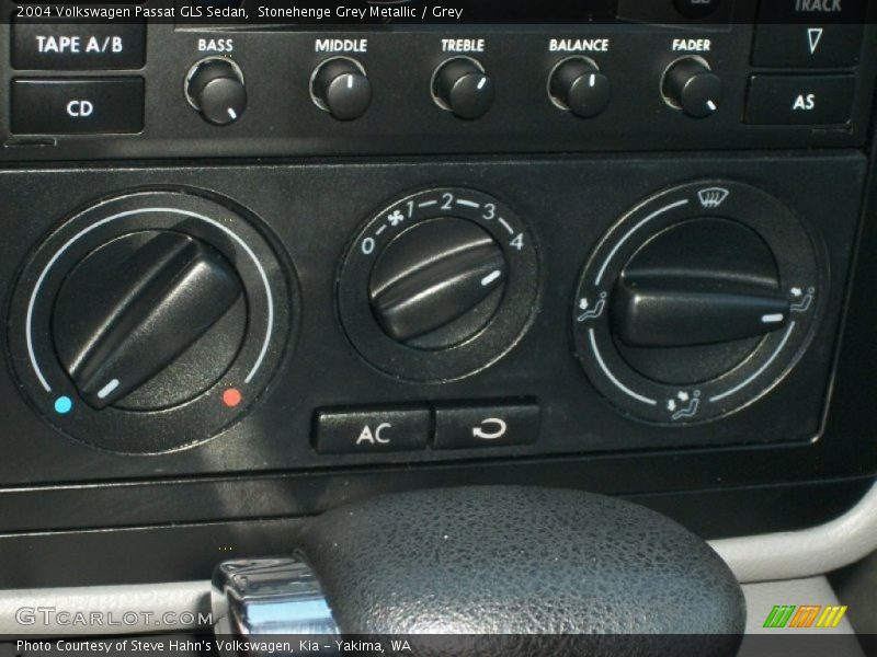 Stonehenge Grey Metallic / Grey 2004 Volkswagen Passat GLS Sedan
