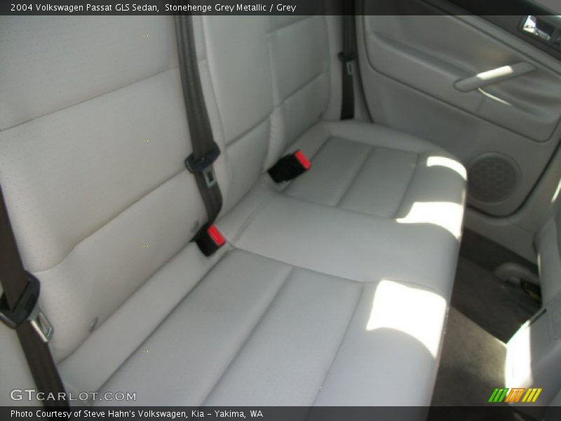 Stonehenge Grey Metallic / Grey 2004 Volkswagen Passat GLS Sedan