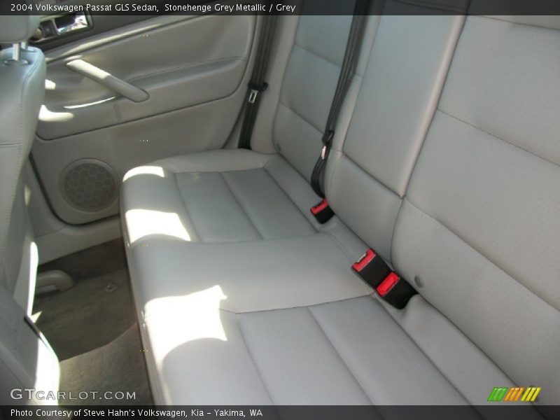 Stonehenge Grey Metallic / Grey 2004 Volkswagen Passat GLS Sedan