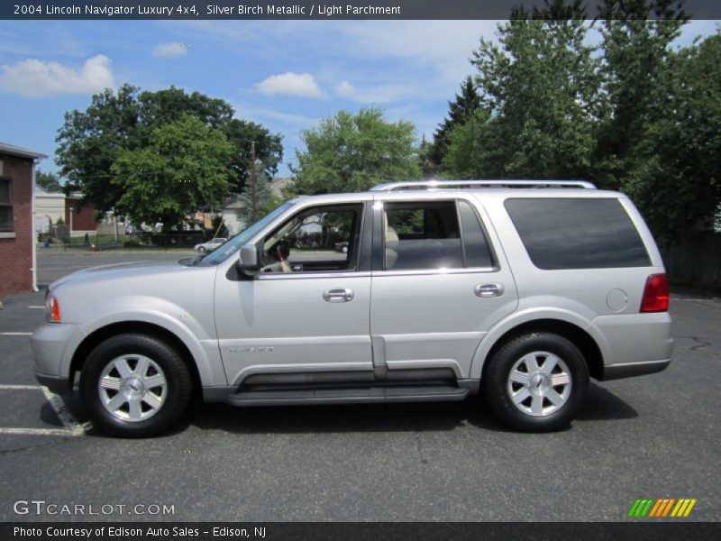 Silver Birch Metallic / Light Parchment 2004 Lincoln Navigator Luxury 4x4