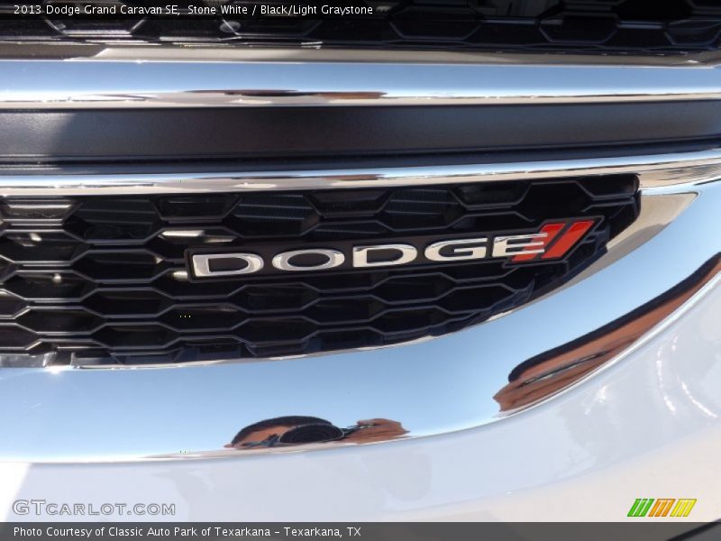 Stone White / Black/Light Graystone 2013 Dodge Grand Caravan SE