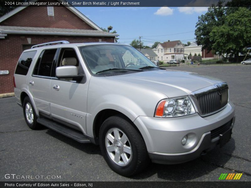 Silver Birch Metallic / Light Parchment 2004 Lincoln Navigator Luxury 4x4