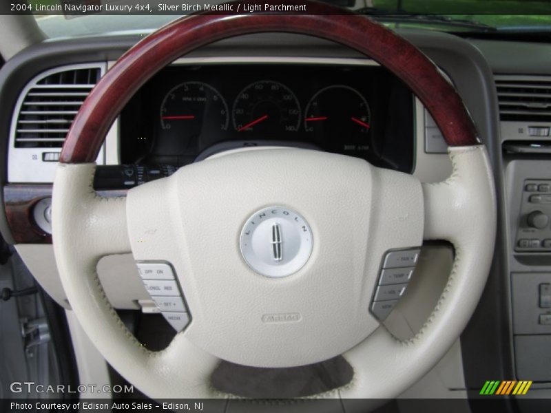 Silver Birch Metallic / Light Parchment 2004 Lincoln Navigator Luxury 4x4