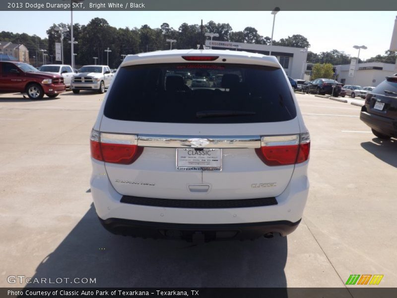 Bright White / Black 2013 Dodge Durango SXT