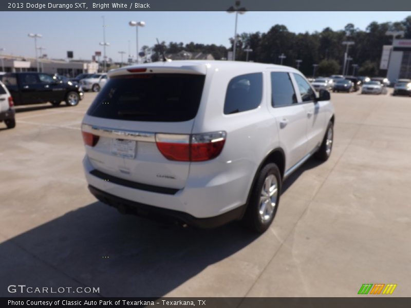 Bright White / Black 2013 Dodge Durango SXT