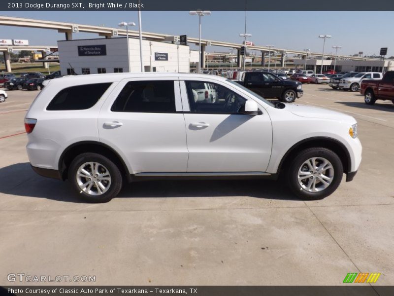 Bright White / Black 2013 Dodge Durango SXT