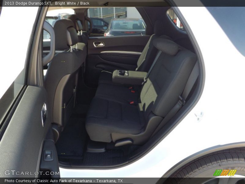 Bright White / Black 2013 Dodge Durango SXT
