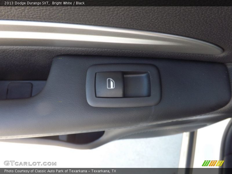 Bright White / Black 2013 Dodge Durango SXT