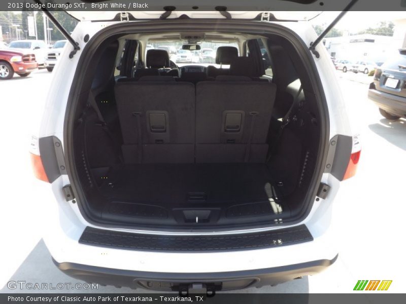 Bright White / Black 2013 Dodge Durango SXT