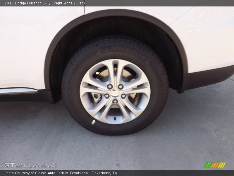 Bright White / Black 2013 Dodge Durango SXT