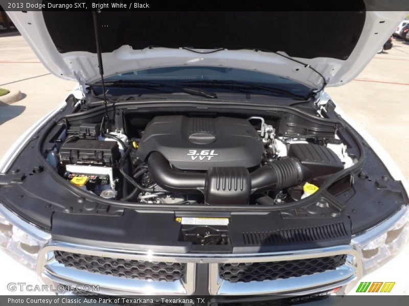 Bright White / Black 2013 Dodge Durango SXT