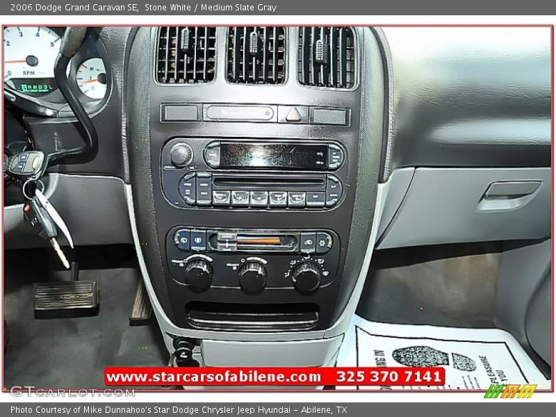 Stone White / Medium Slate Gray 2006 Dodge Grand Caravan SE