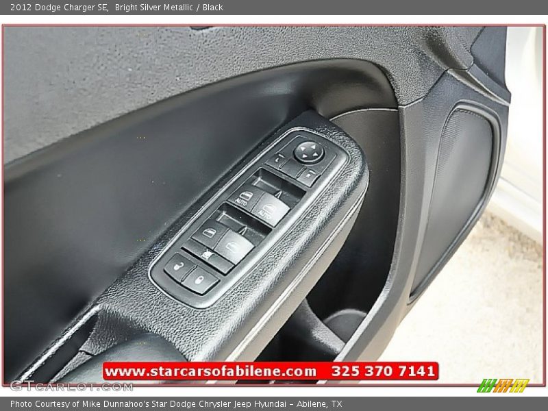 Bright Silver Metallic / Black 2012 Dodge Charger SE