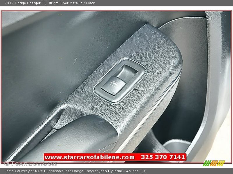 Bright Silver Metallic / Black 2012 Dodge Charger SE