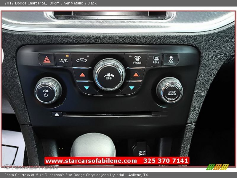 Bright Silver Metallic / Black 2012 Dodge Charger SE