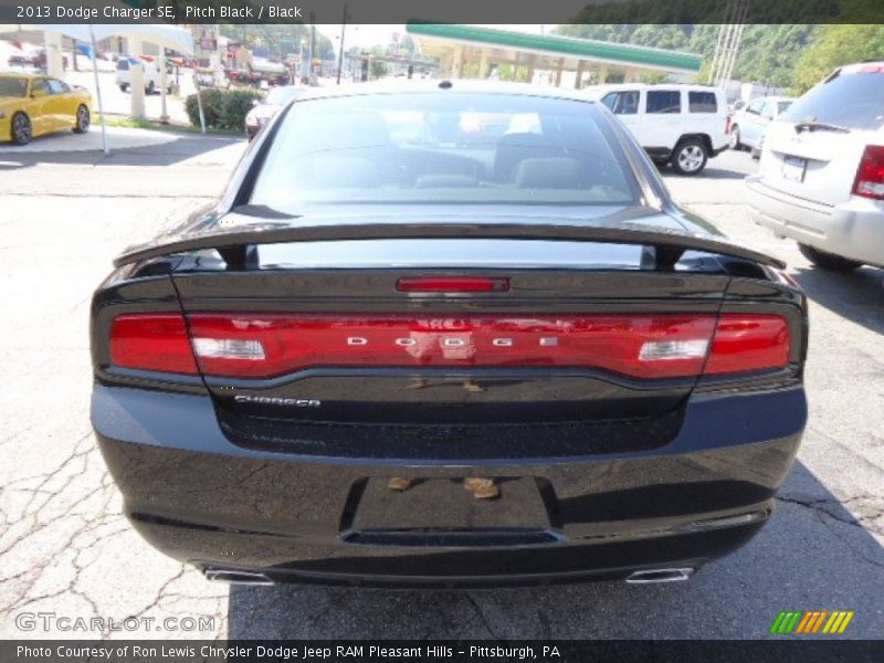 Pitch Black / Black 2013 Dodge Charger SE