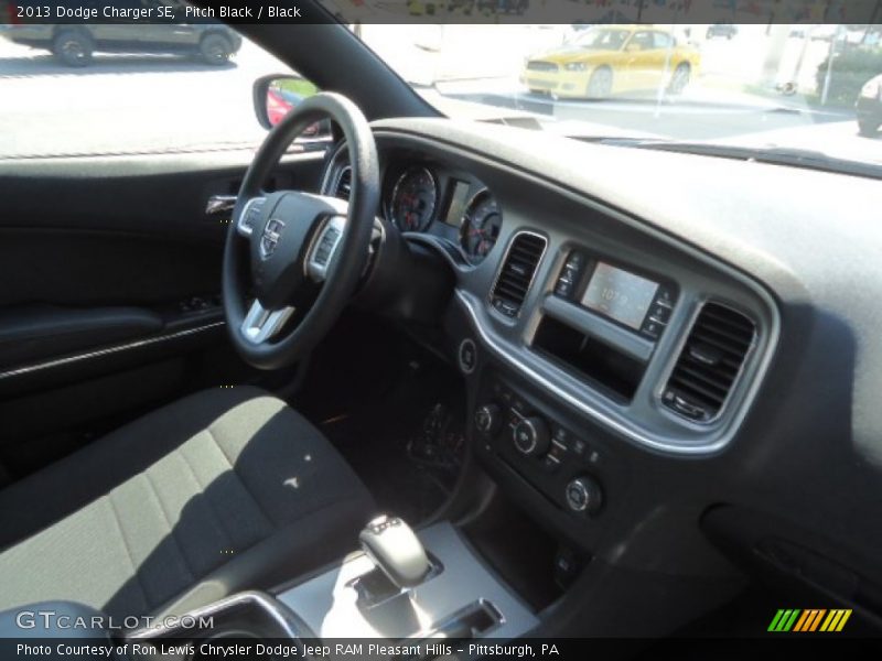 Pitch Black / Black 2013 Dodge Charger SE