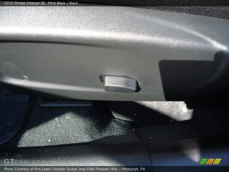 Pitch Black / Black 2013 Dodge Charger SE