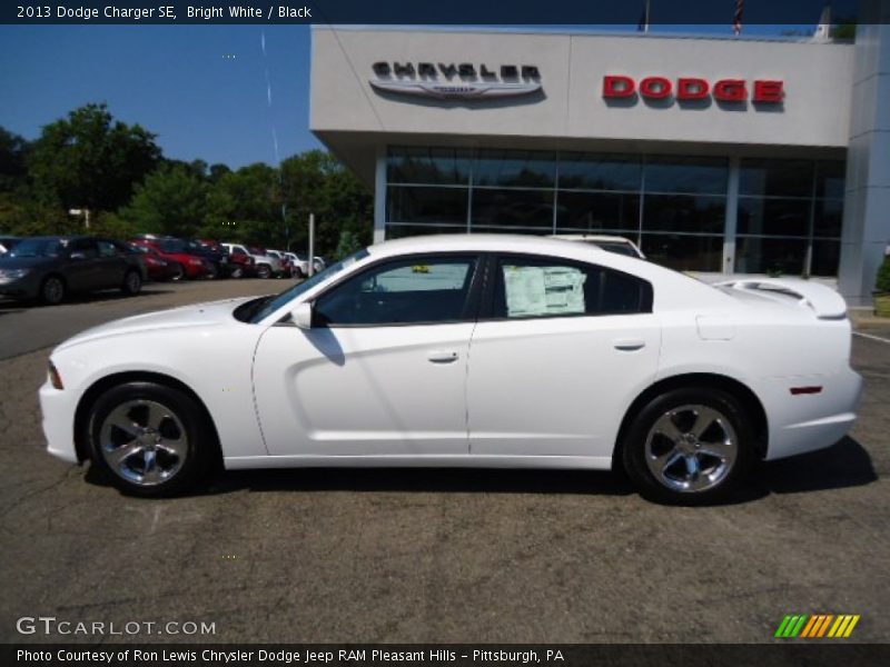 Bright White / Black 2013 Dodge Charger SE