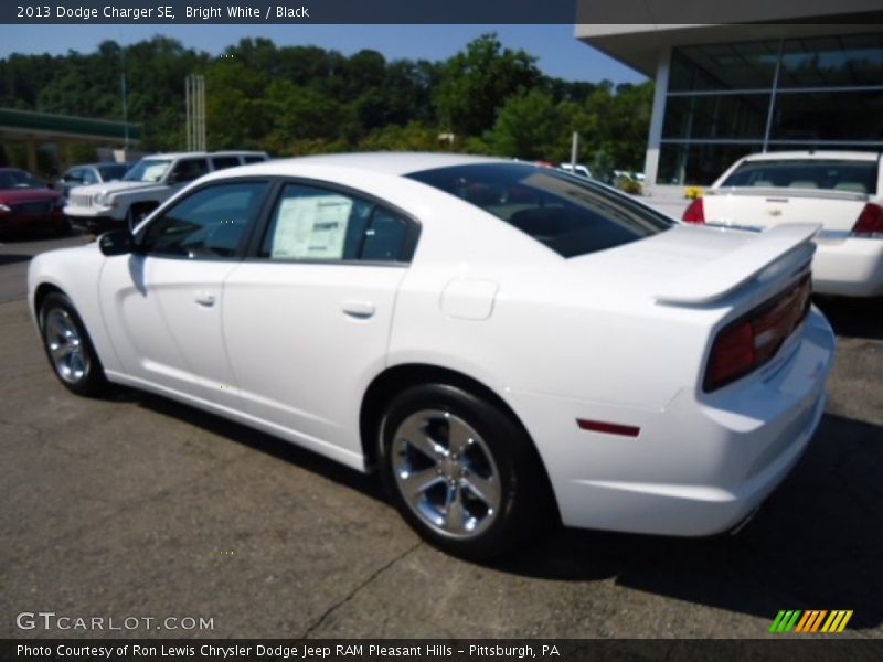 Bright White / Black 2013 Dodge Charger SE