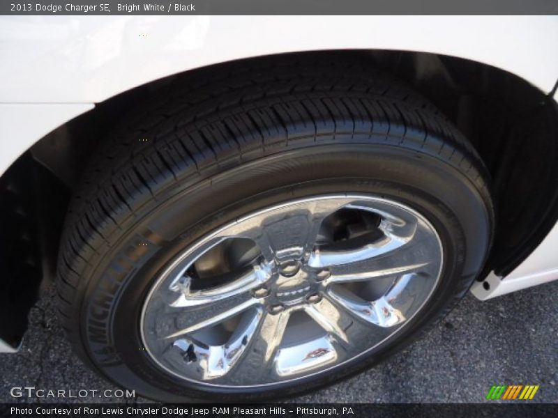 Bright White / Black 2013 Dodge Charger SE