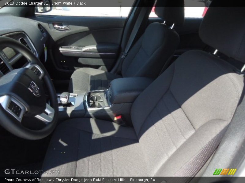 Bright White / Black 2013 Dodge Charger SE