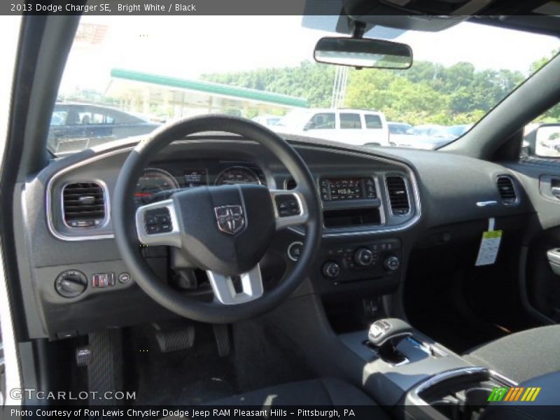 Bright White / Black 2013 Dodge Charger SE