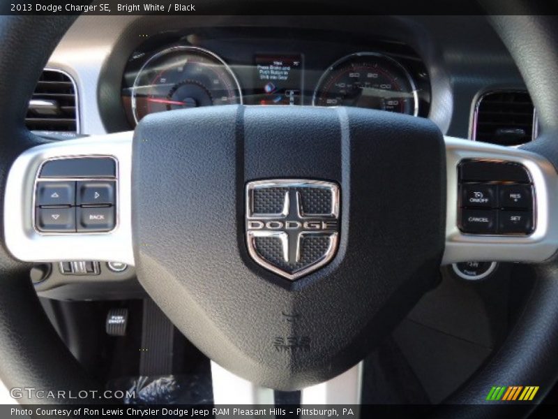 Bright White / Black 2013 Dodge Charger SE