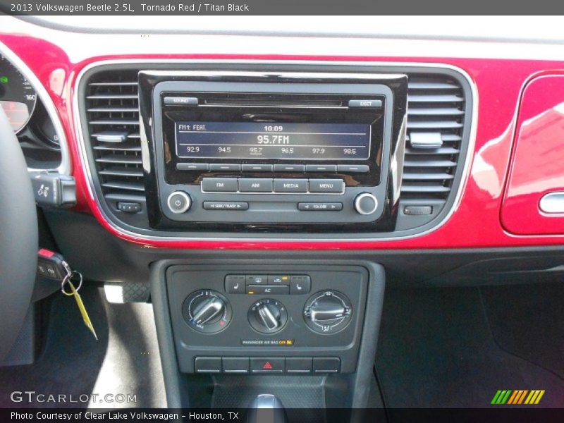 Tornado Red / Titan Black 2013 Volkswagen Beetle 2.5L