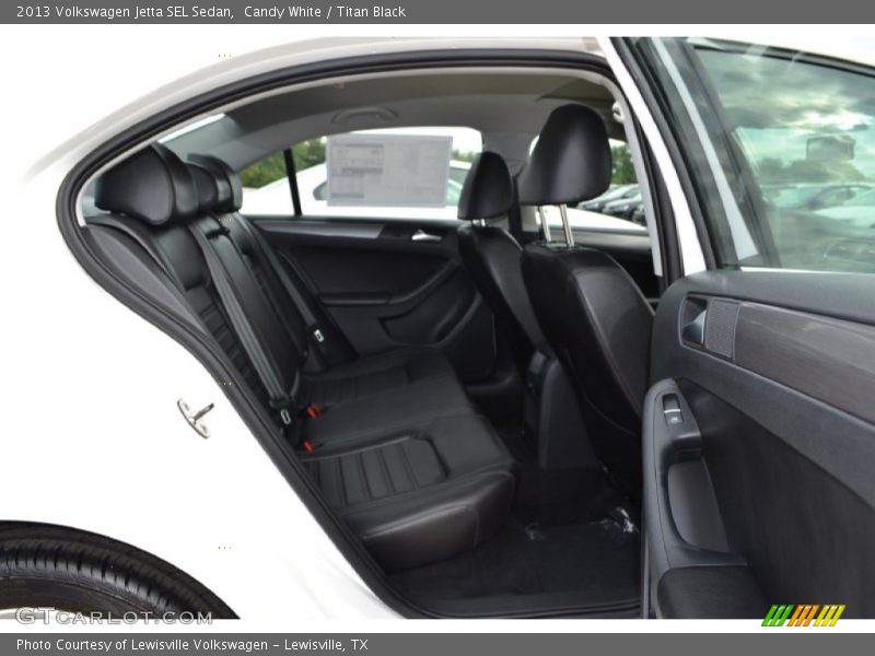 Candy White / Titan Black 2013 Volkswagen Jetta SEL Sedan